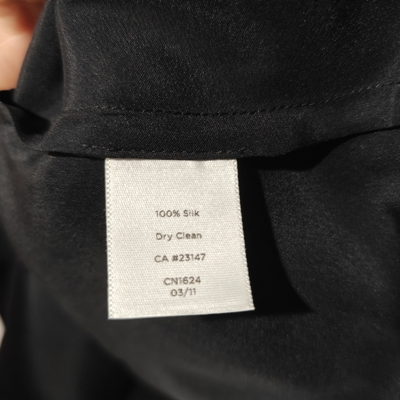 Talbots Pure Silk Sleeveless Top Size 12 P Black Flowy Old Money Aesthetic - Picture 4 of 6